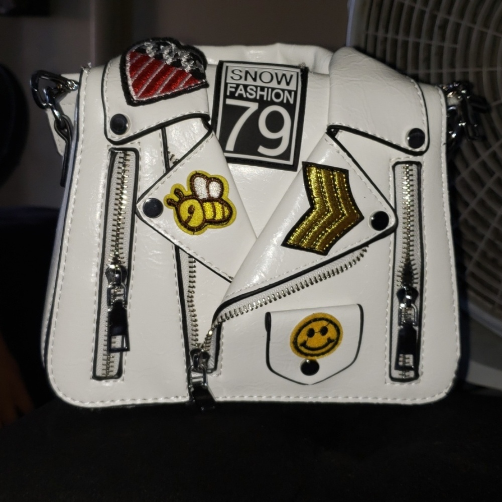 White jacket handbag with patches
